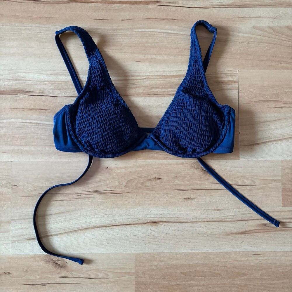 Wild Fable NWT Navy Blue Textured Bikini Top size D/DD